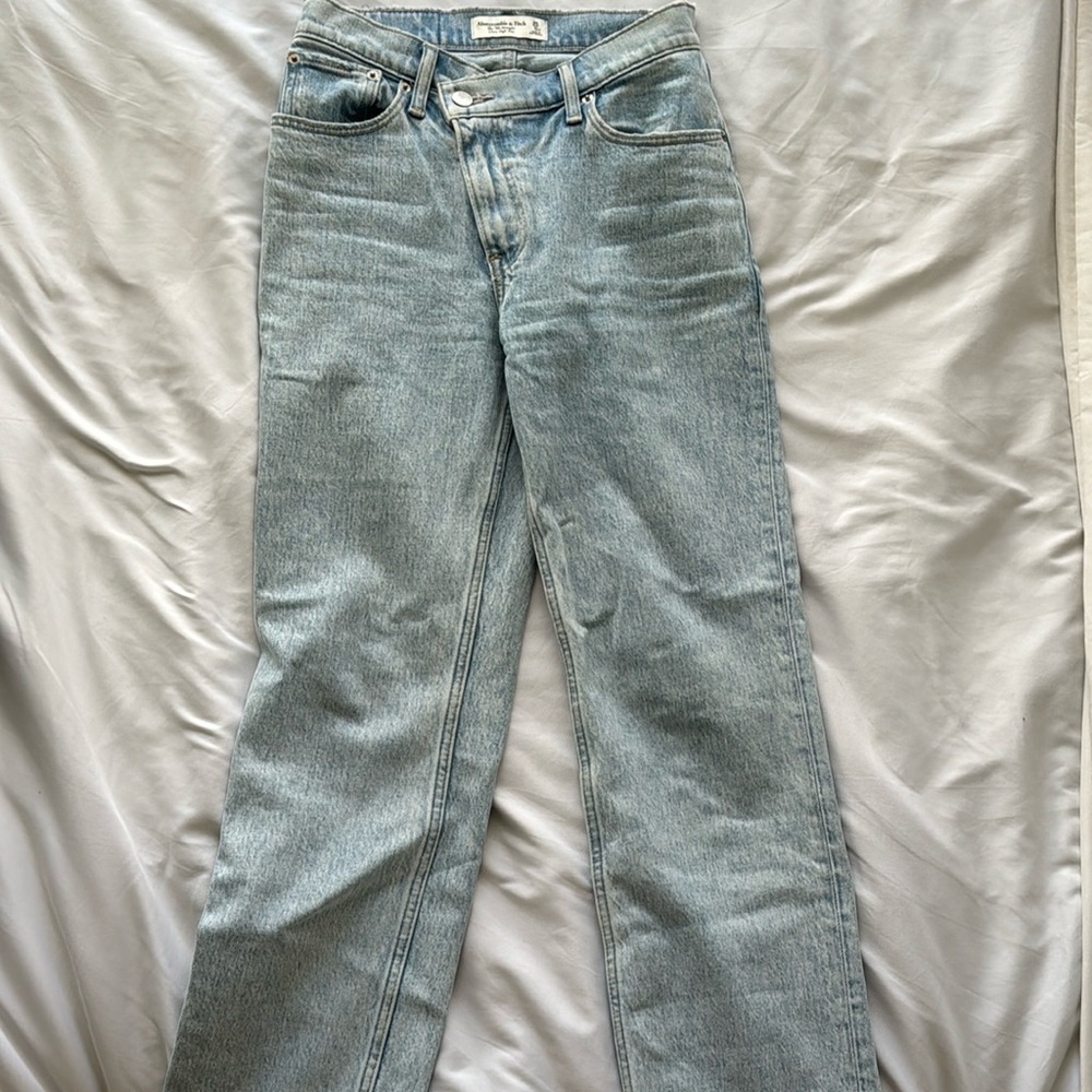 Abercrombie & Fitch Ultra High Rise Jeans